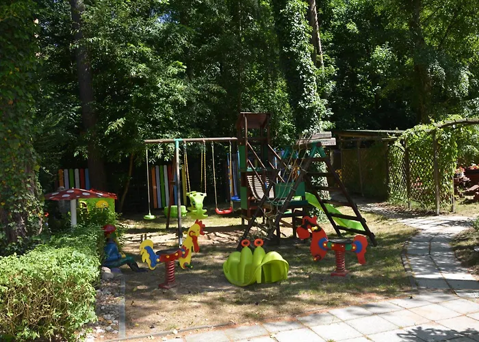 Osrodek Wypoczynkowy Puszczyk Akacjowy- -willa Holiday home